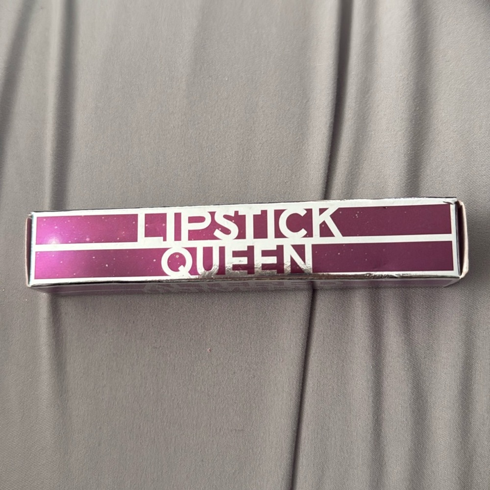 Lipstick queen altered universe in intergalactic